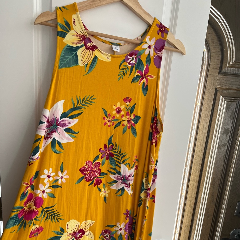 Cute floral summer dress!